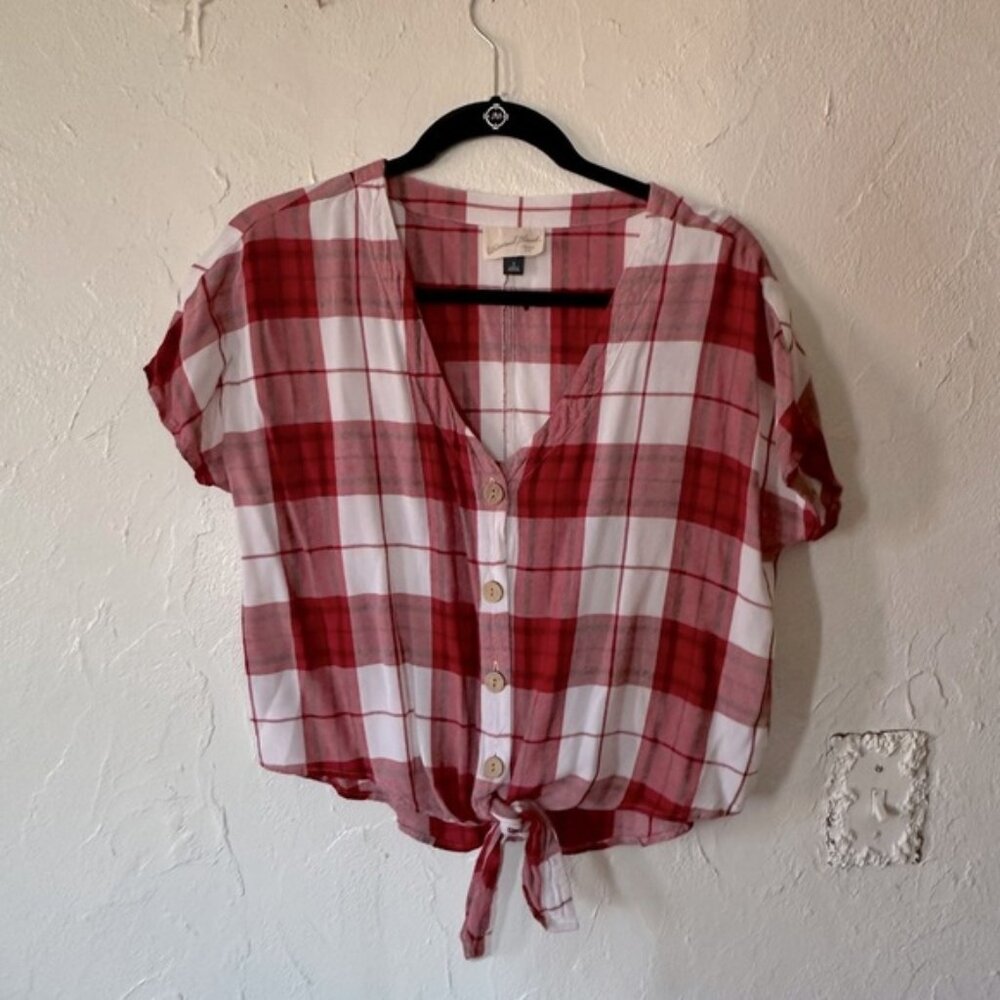 Universal Thread red white and black tie front top sz small